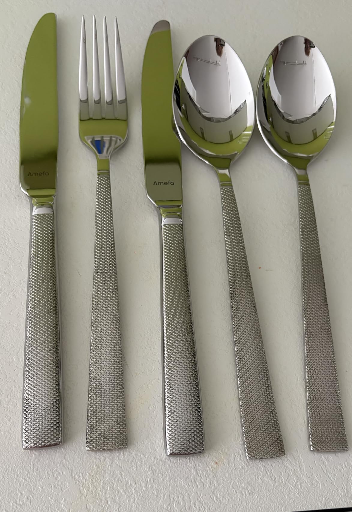 Für acht gedeckt