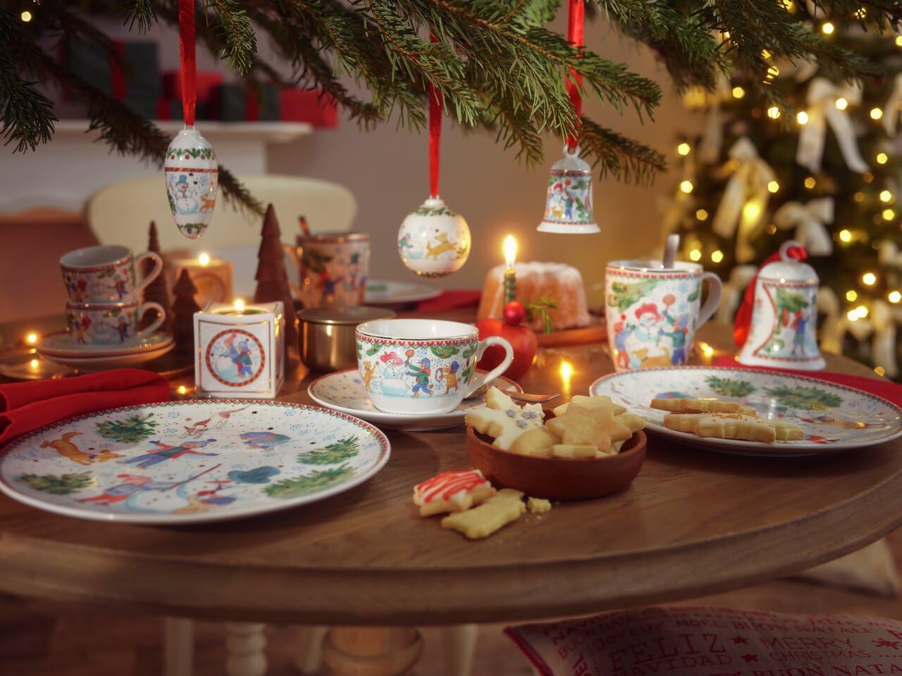 hutschenreuther-weihnachtsspiele-cappuccinotasse-2-tlg-0-22l-motiv image 3