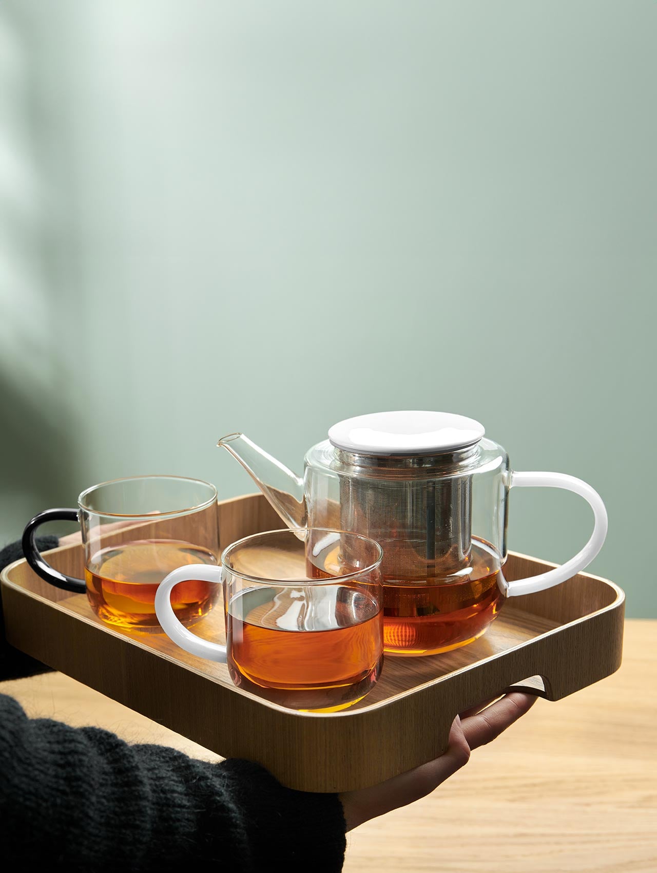 asa-selection-homeware-teekanne-glas-schwarzer-henkel-sieb image 3