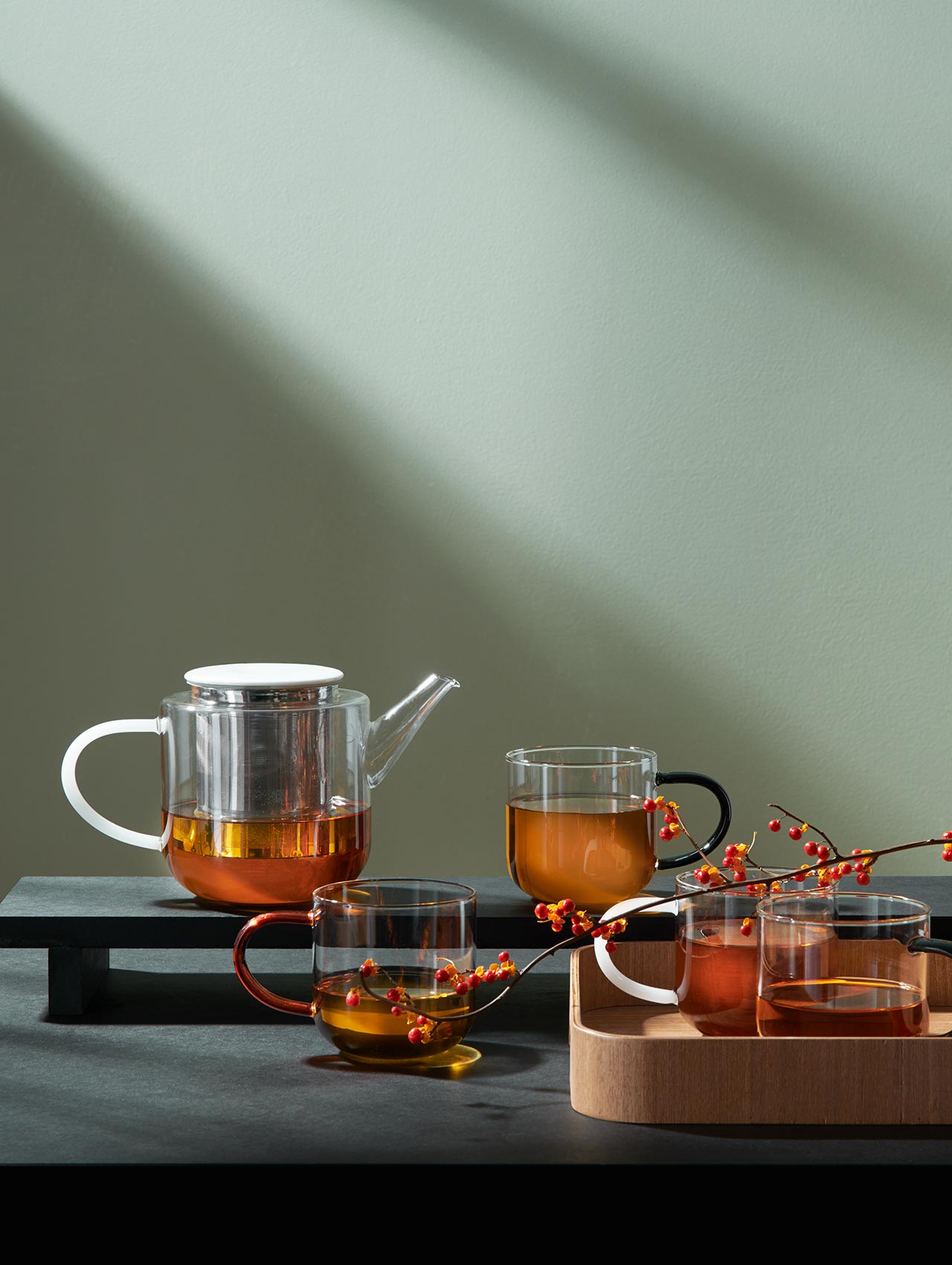 asa-selection-homeware-teekanne-glas-schwarzer-henkel-sieb image 5